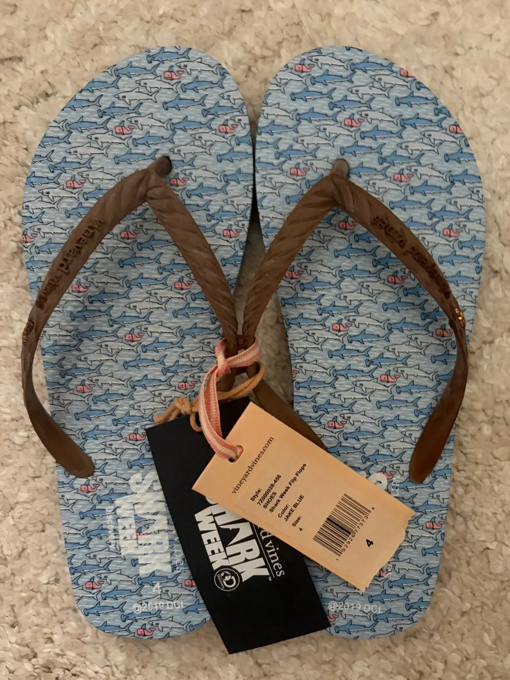 Vineyard Vines shark week Flip Flops, kids size 4, women’s size 6